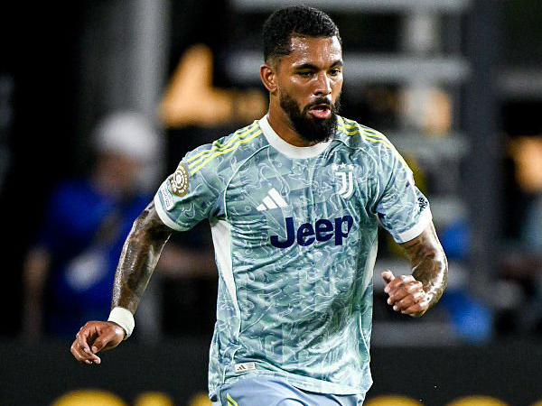 Juventus Dorong Douglas Luiz ke Nottingham Forest: Ada Apa?
